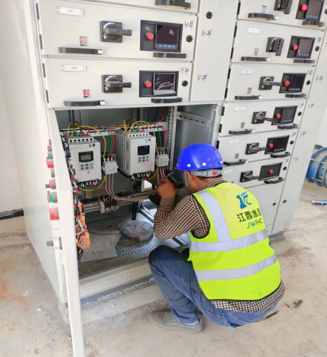 抗洪抢险报导-迎“汛”而上，，，，，奔赴前线 -348.png