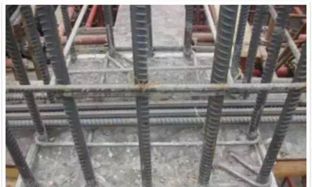 混凝土这样施工，，，没有蜂窝麻面、不烂根，，，还能间接缩短工期！